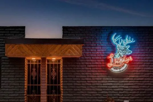 Lucky's PHX: A Photo Gallery of Our Downtown Phoenix Bar — LUCKYS